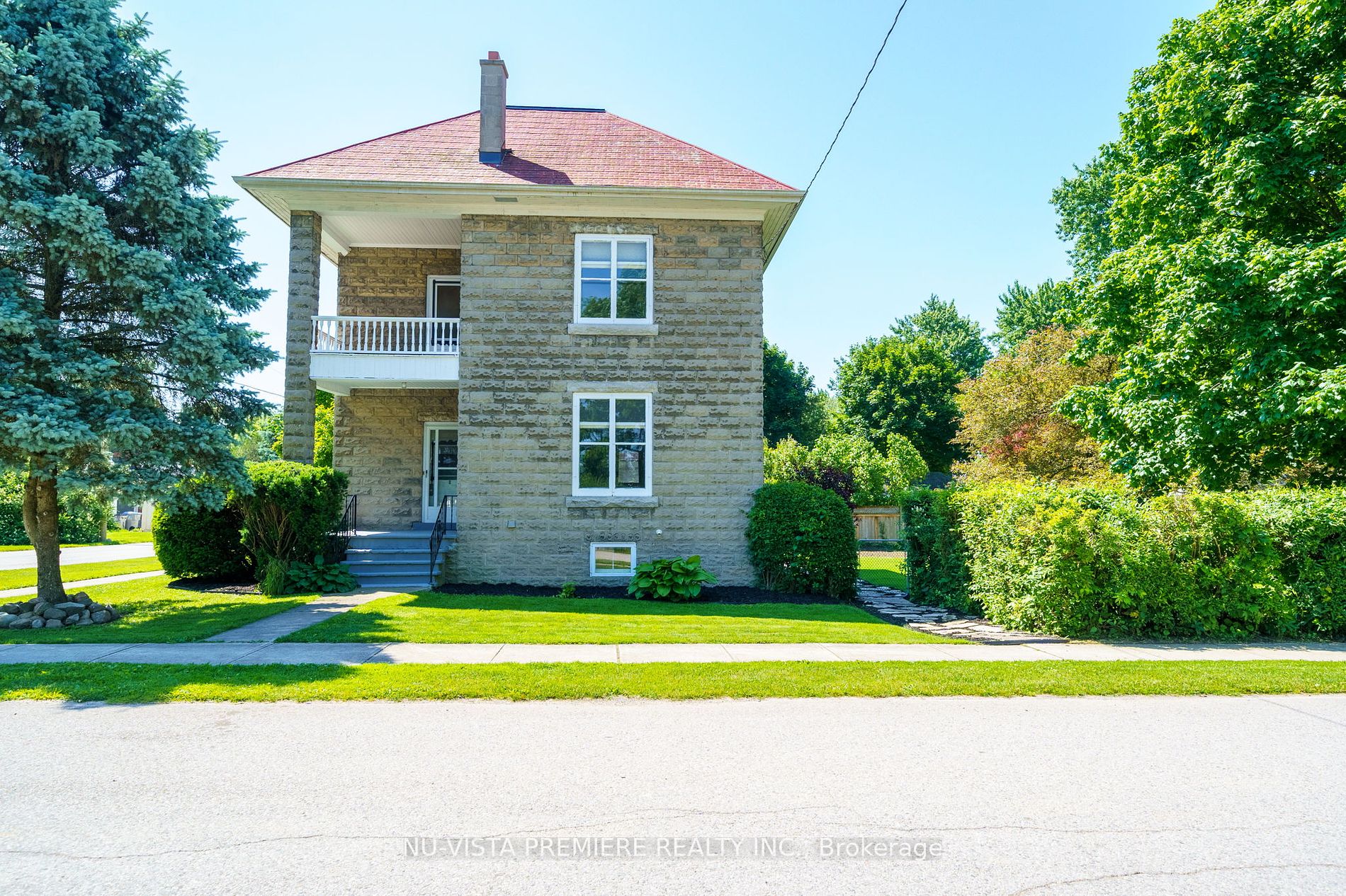 441 Queen St, Perth South ONTARIO