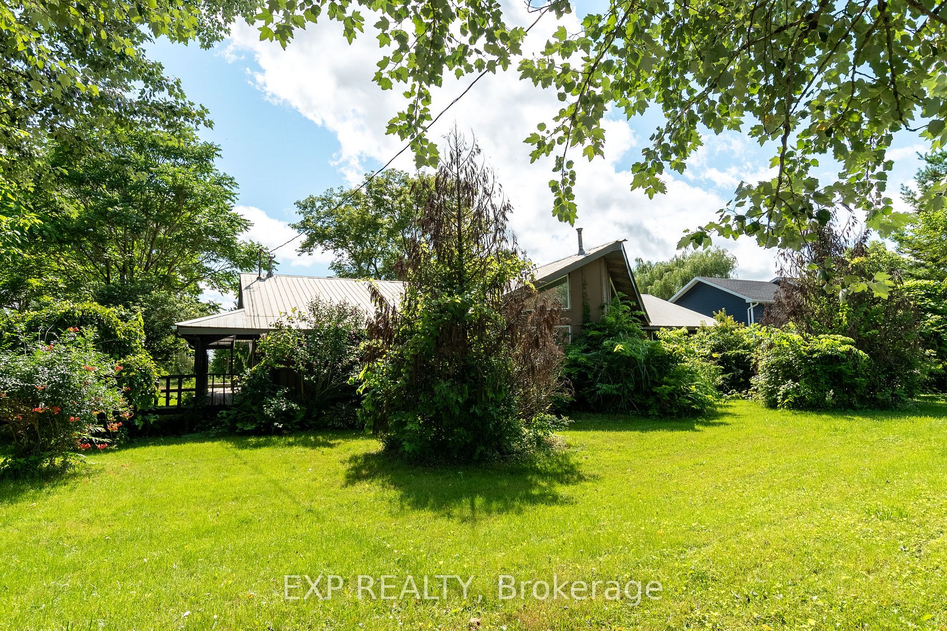 20527 Melbourne Rd, Southwest Middlesex ONTARIO