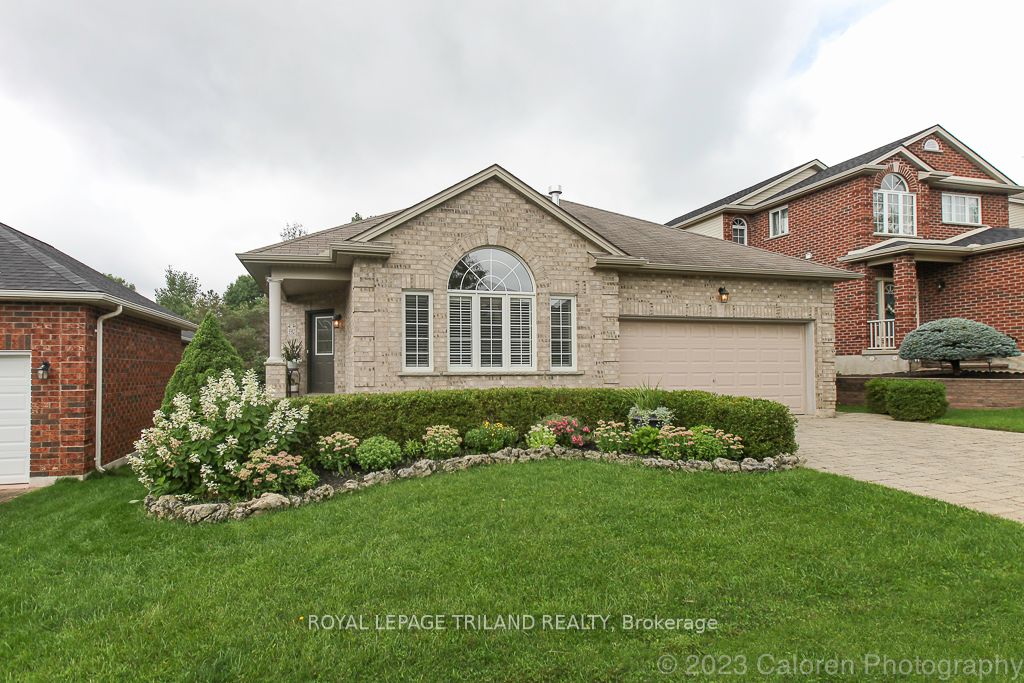 592 CLEARWATER Cres, London ONTARIO